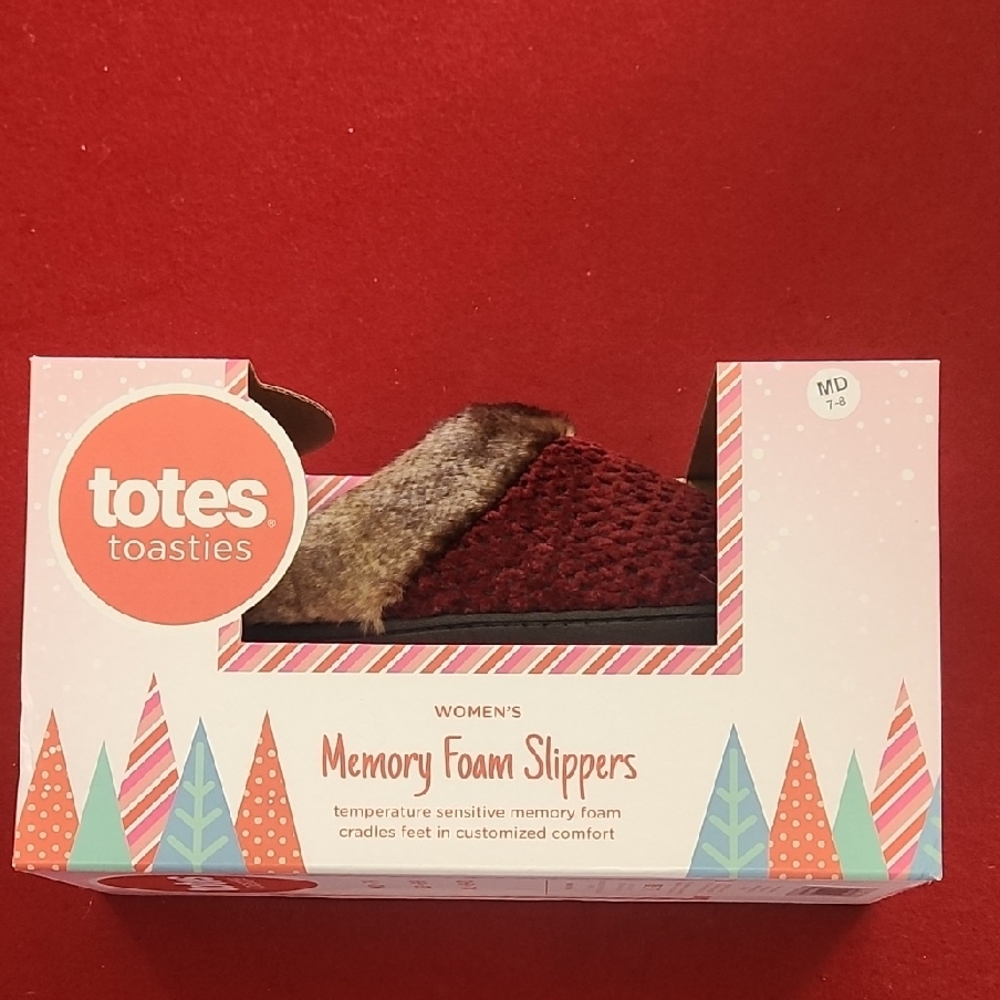Totes Women's Red and Brown Memory Foam Slippers